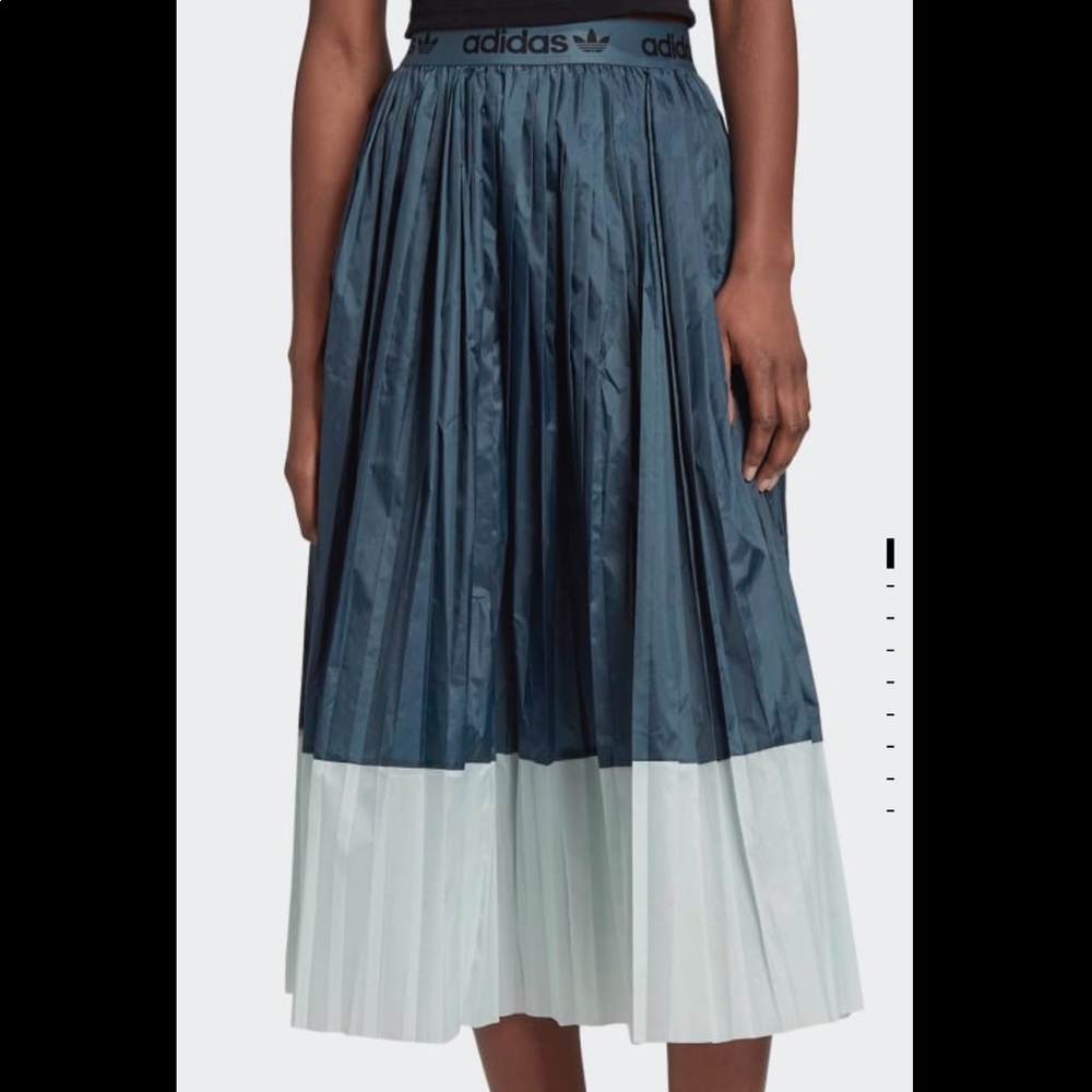 Adidas pleated color block midi skirt Navy and aqua NWT S